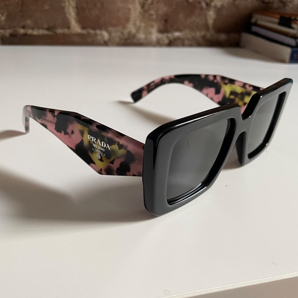 (RARE) Prada 23YS Sunglasses 1AB5S0 Black And Pink 100% AUTHENTIC -Protect Plan